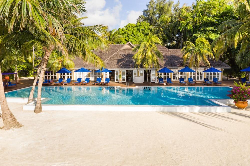 3 Beachfront Infinity Pools