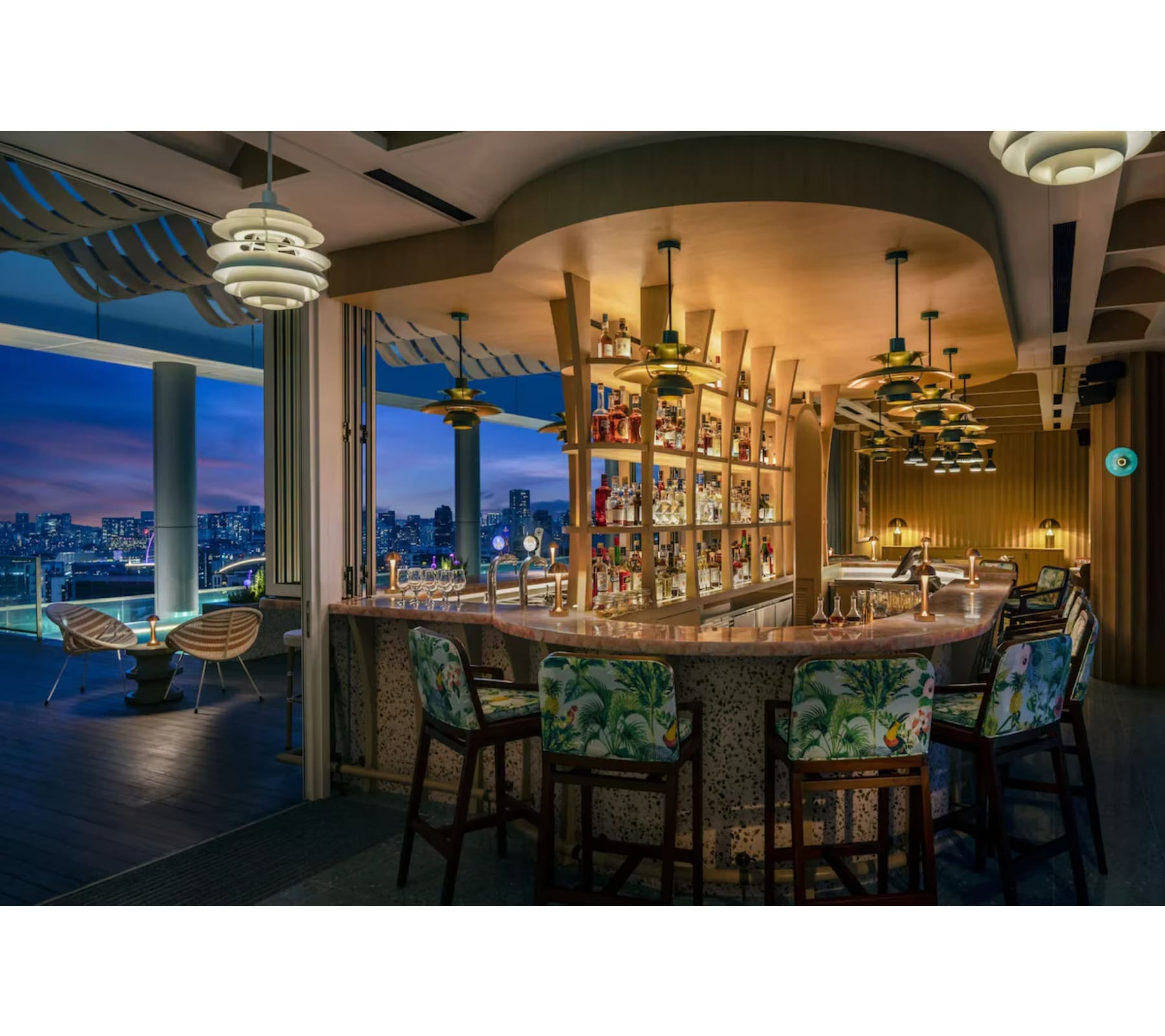 Luxurious Rooftop Bar