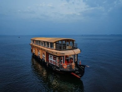 Houseboat Stay Package