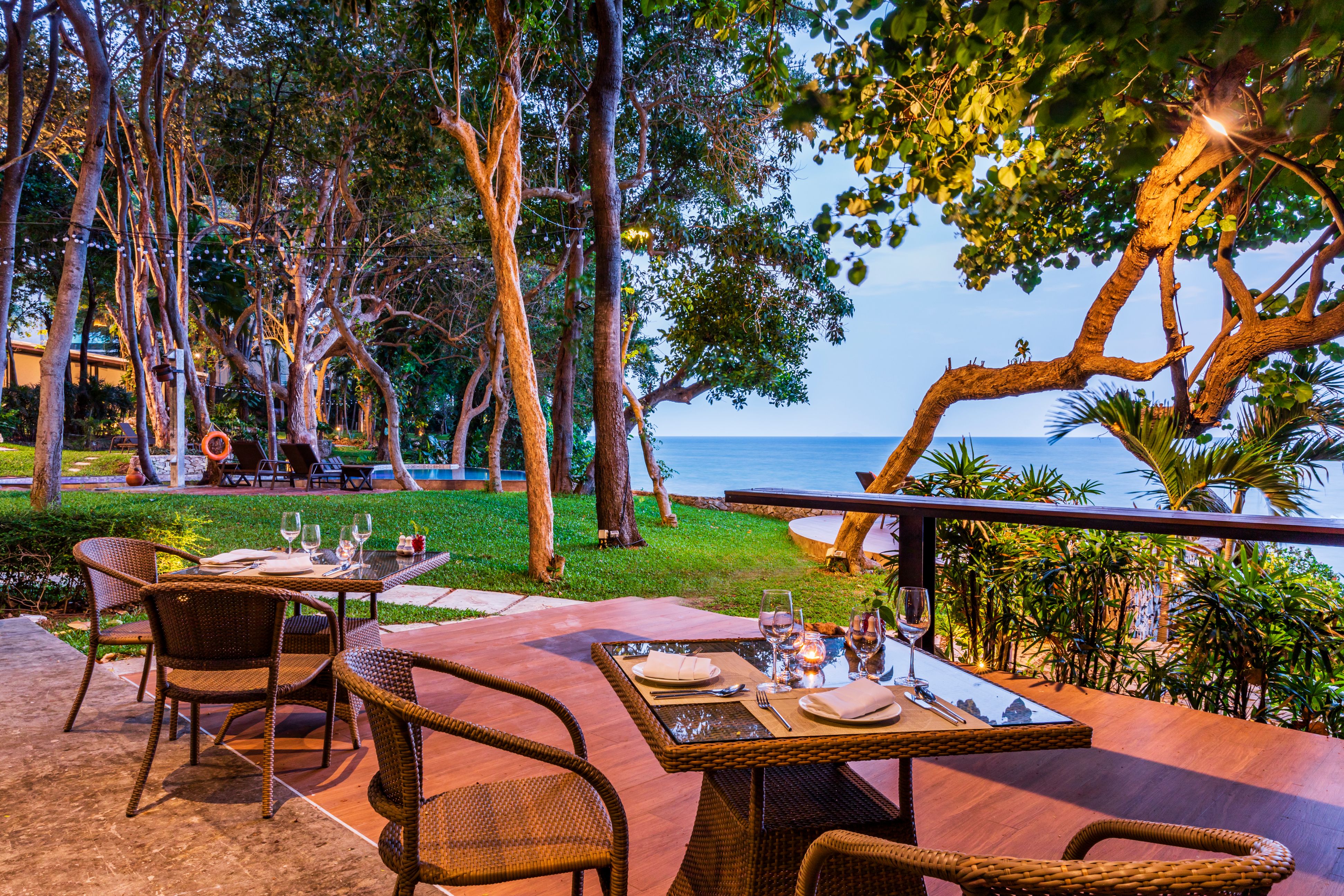 Dine Amidst Scenic Views