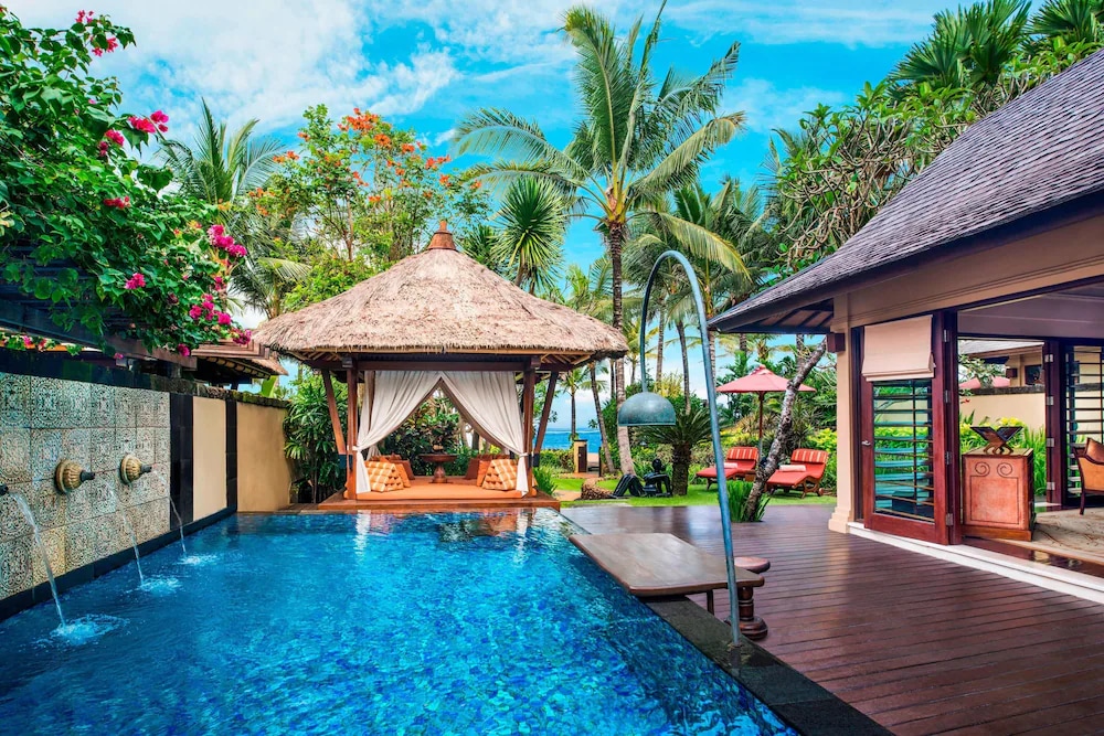 Villas with Pool