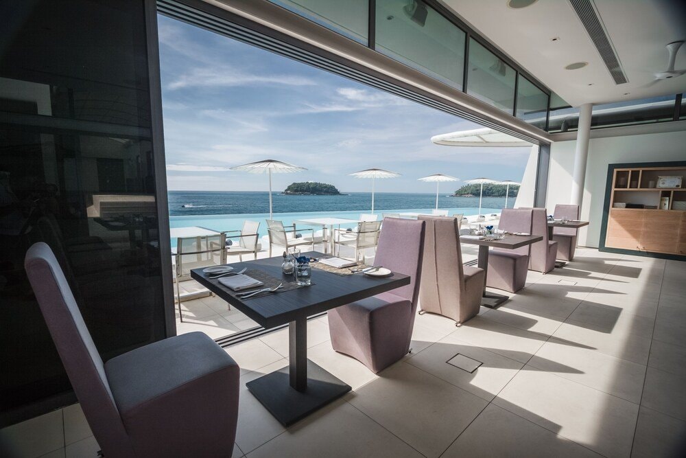 Acclaimed Dining Outlets