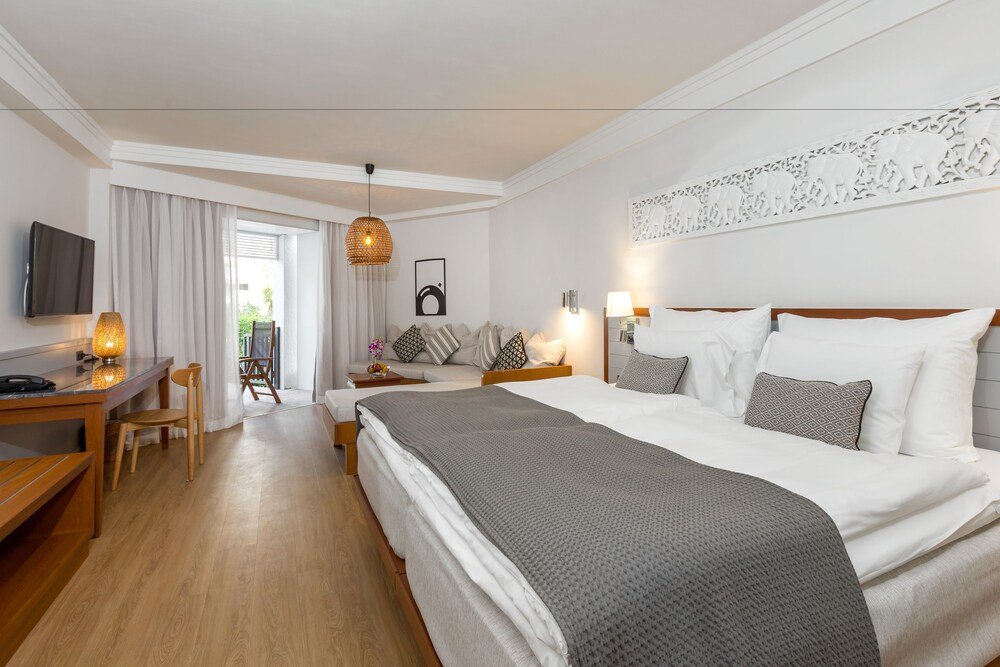 Spacious & Elegant Rooms