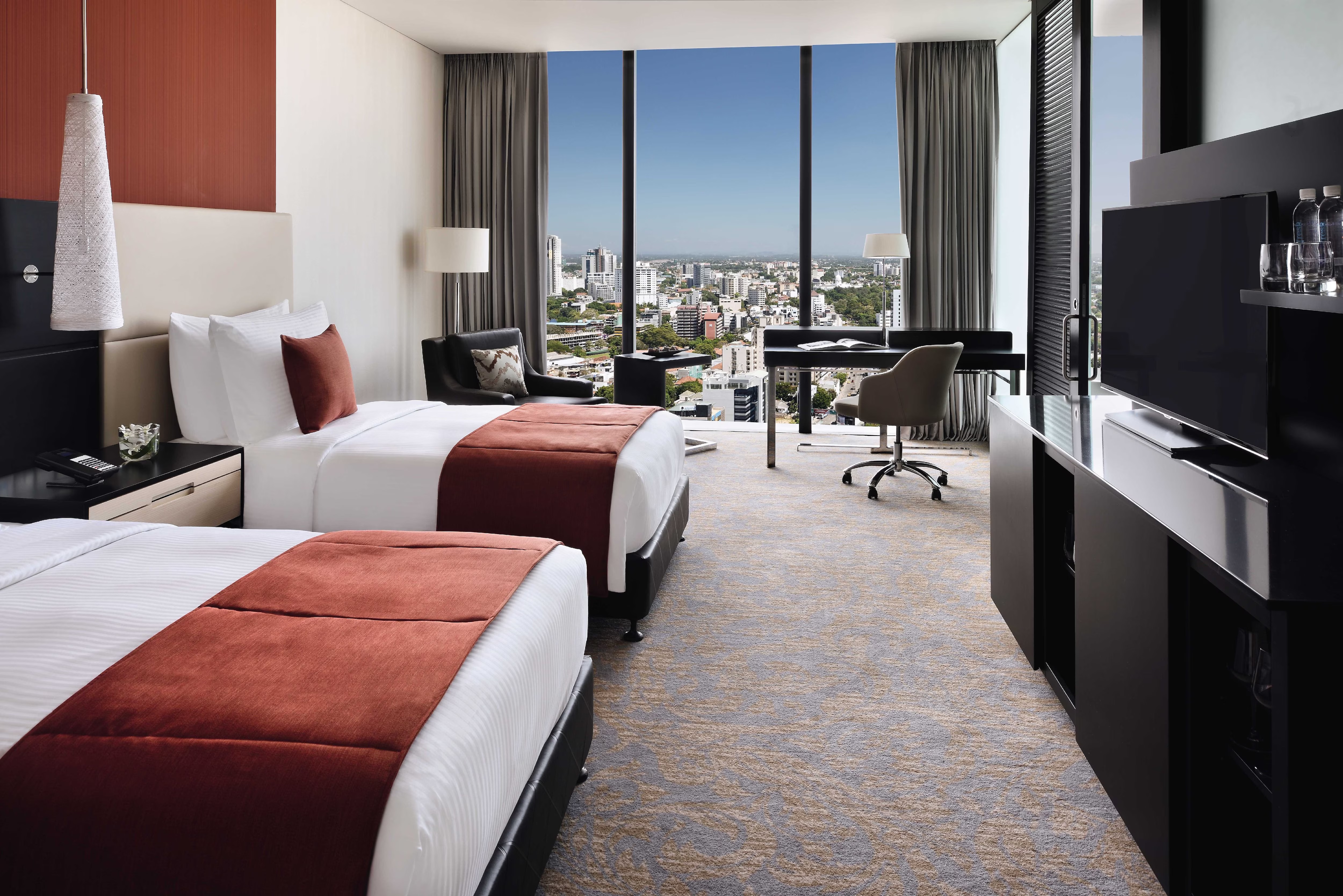 Floor-to-ceiling Window Rooms