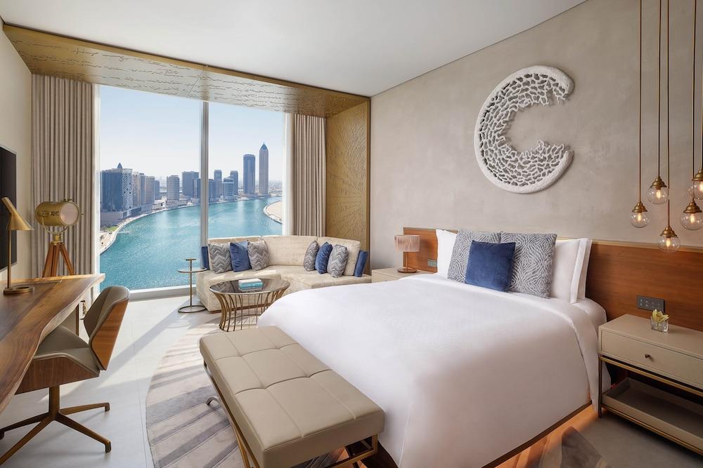 Rooms with Dubai Canal View