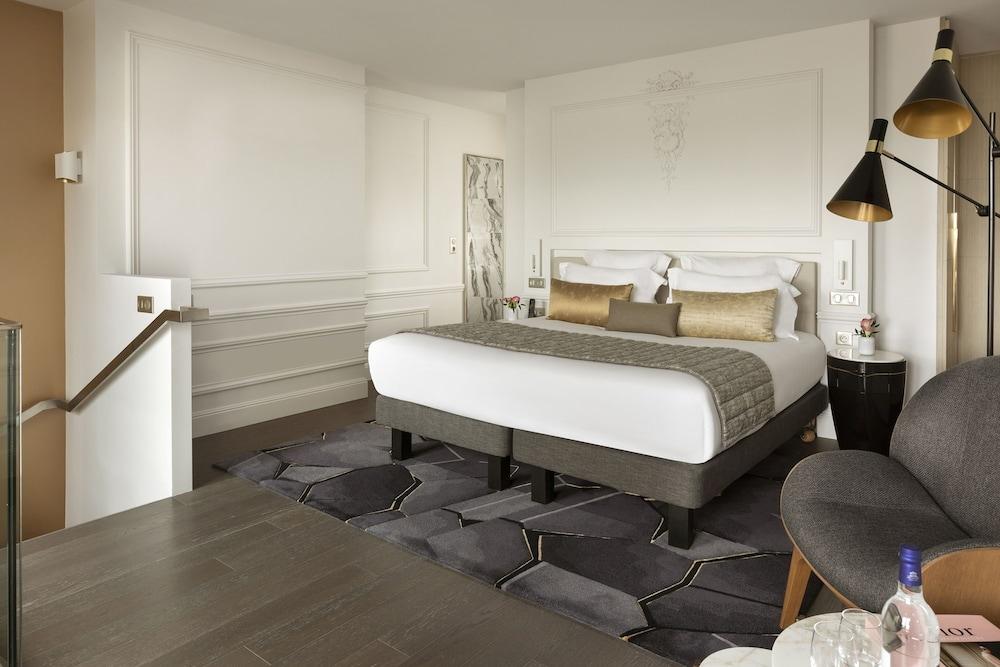 Elegant Rooms, Studios & Apartments