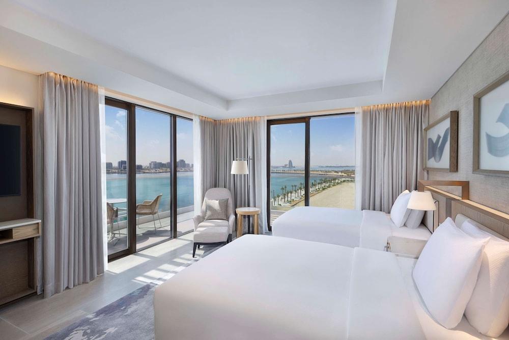 Rooms with Pool & Bay Views