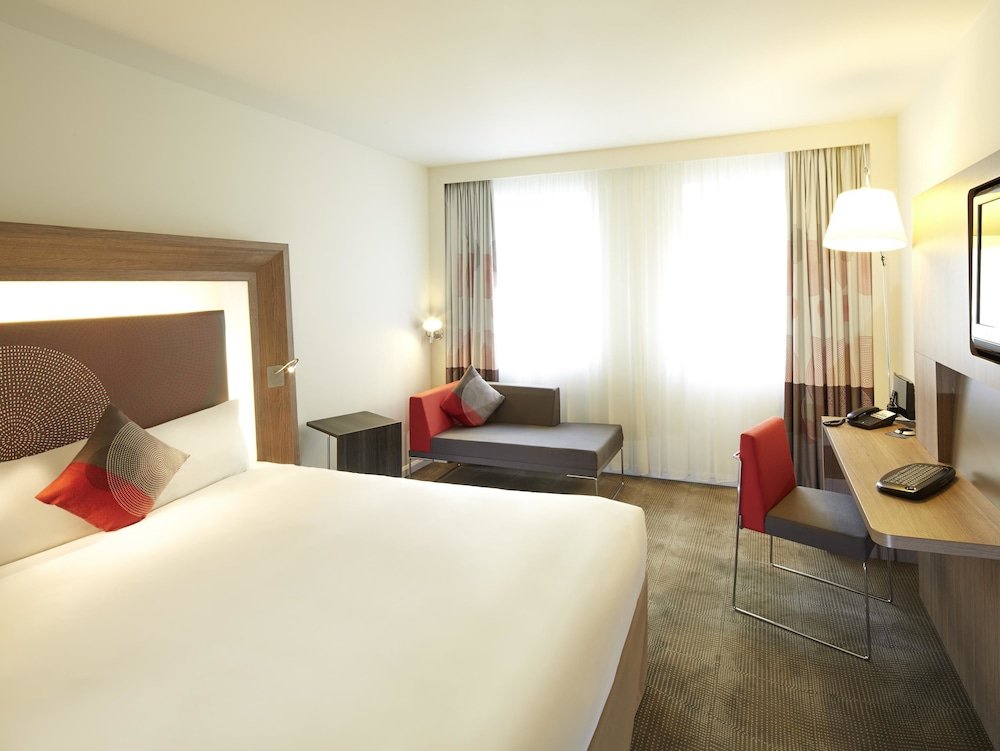 Well Furnished Rooms