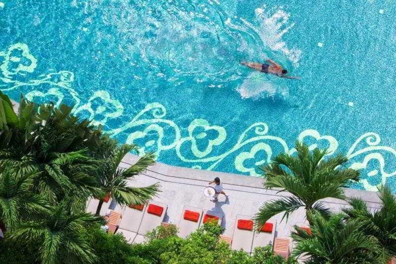 Outdoor Pool & Kids' Pool