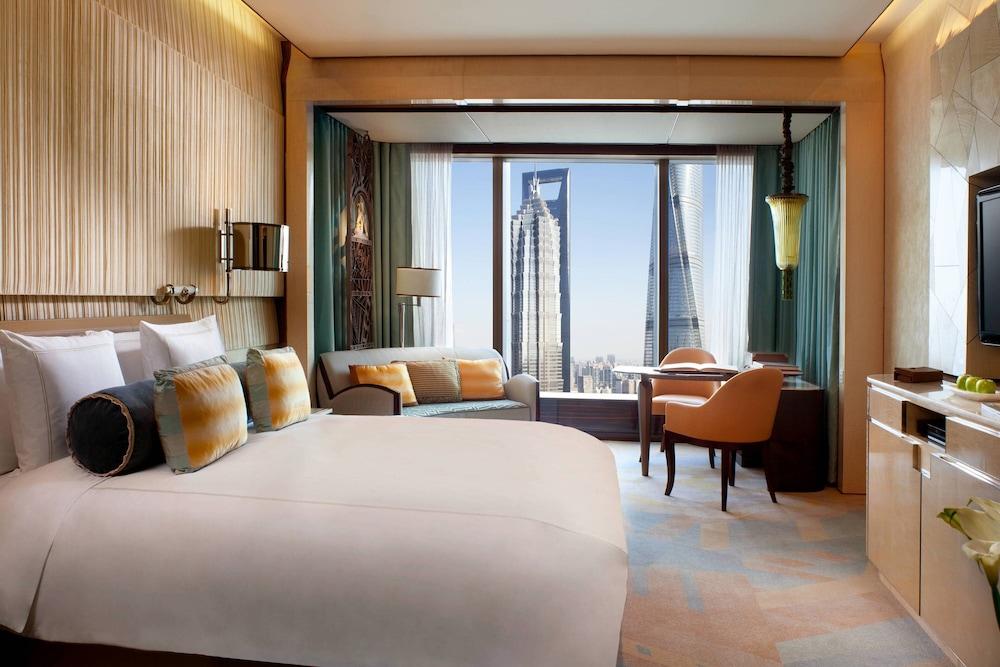 Stellar Rooms with a View