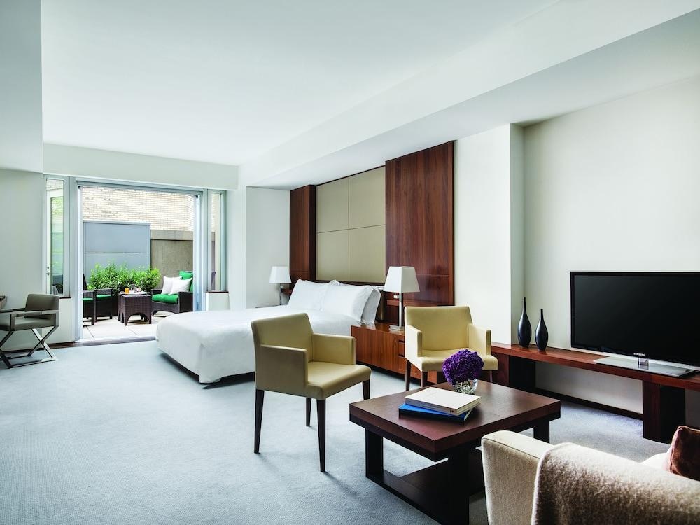 Luxurious City-view Rooms