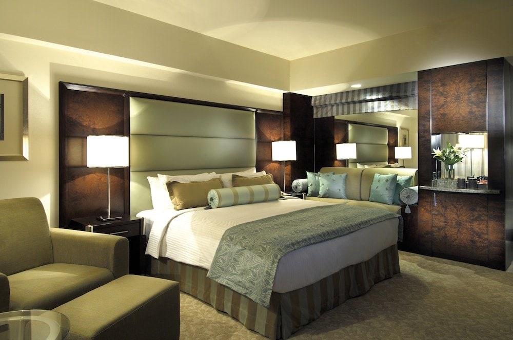 Elegantly Furnished Rooms