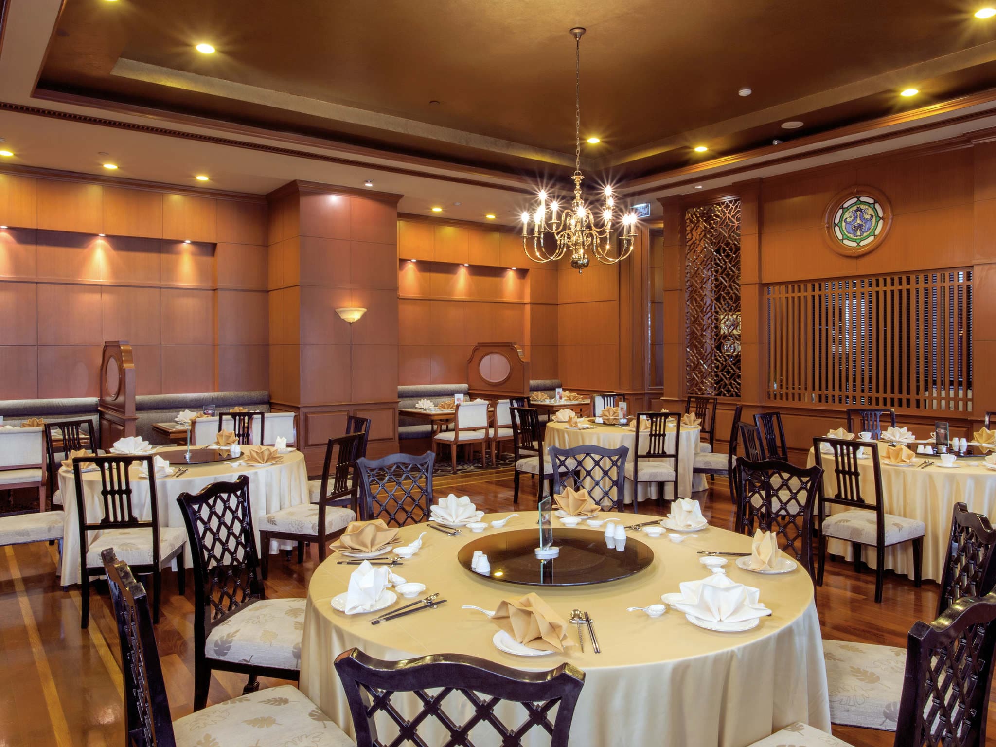 5 Dining Outlets