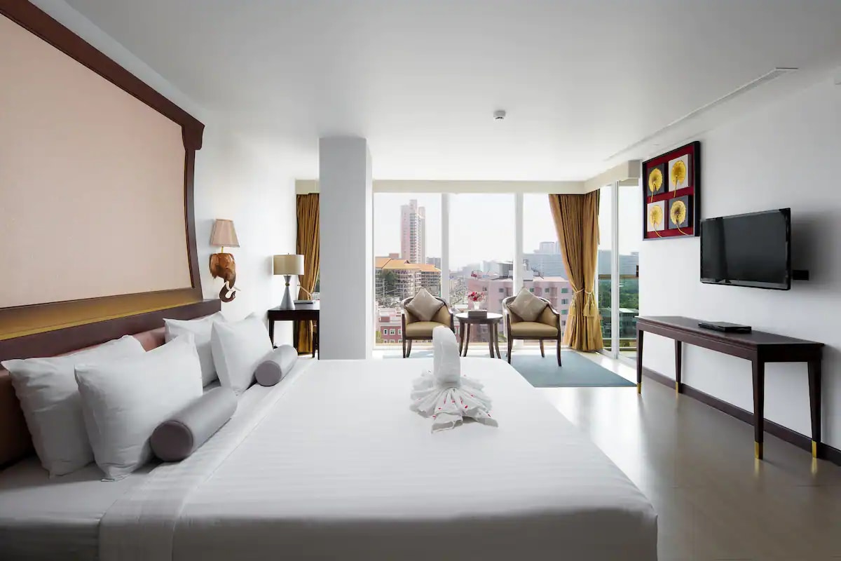 Sea-view Rooms with Balconies