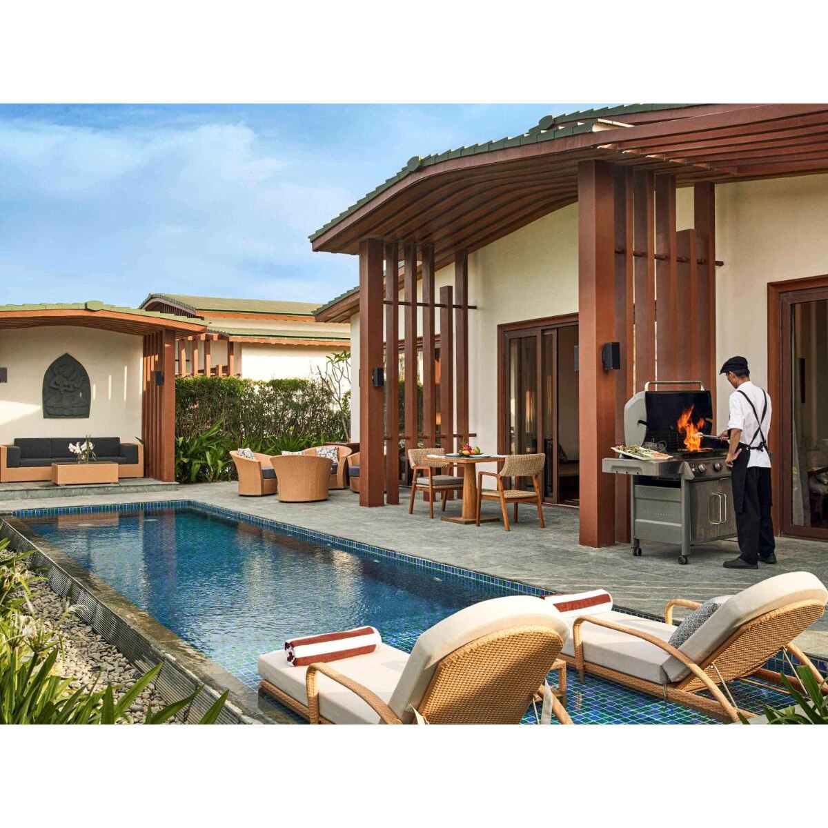 Plush Pool & Comfy Loungers