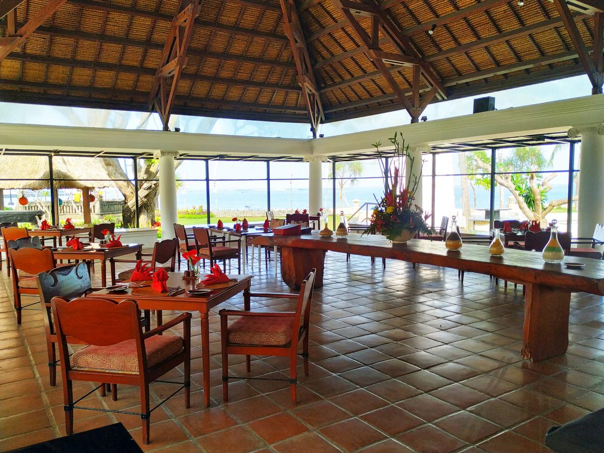 5 Diverse Dining Outlets