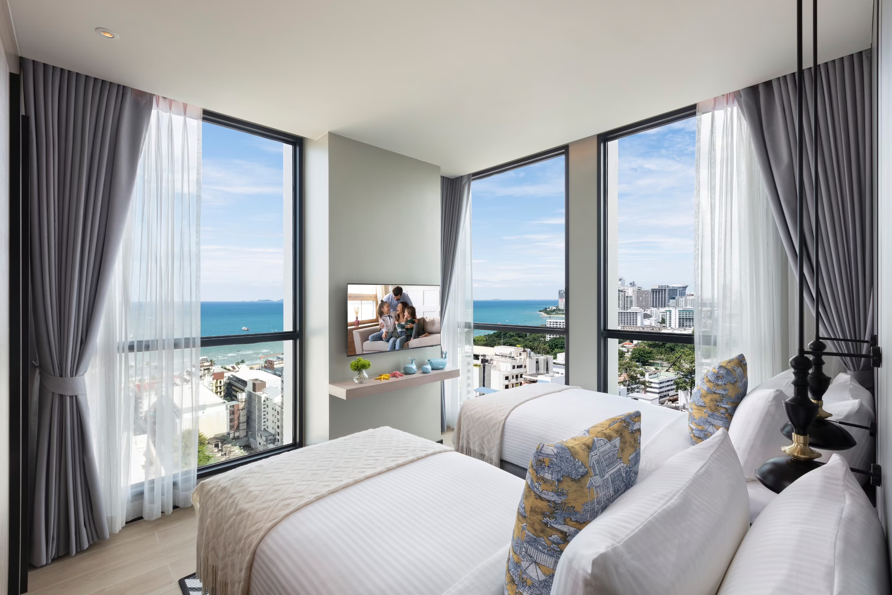Rooms with Sea View